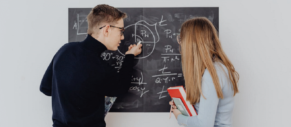 matemaatika arutelu tahvi juures